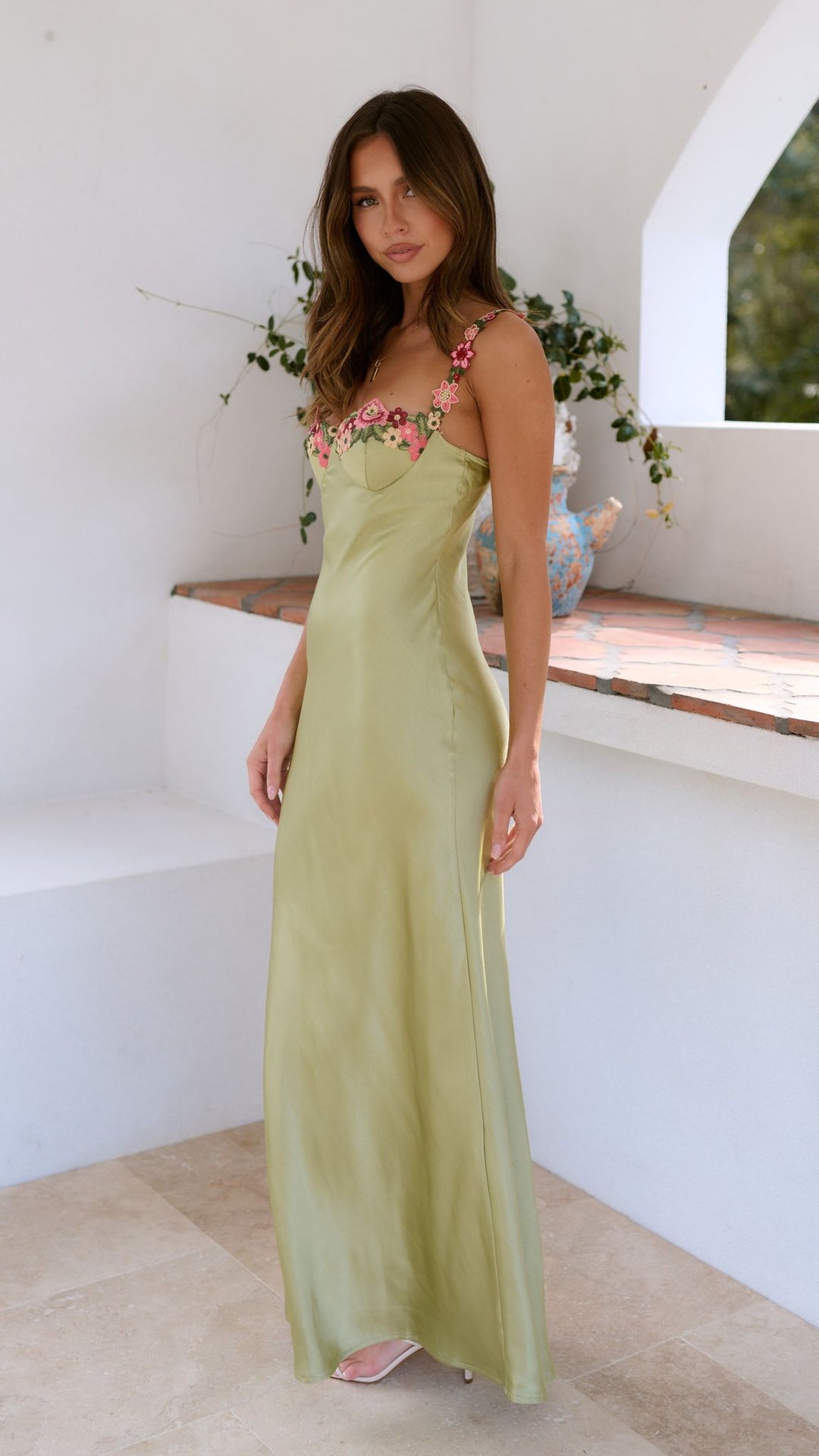 Luz - Solid Color Satin Dress with Embroidered Detailing