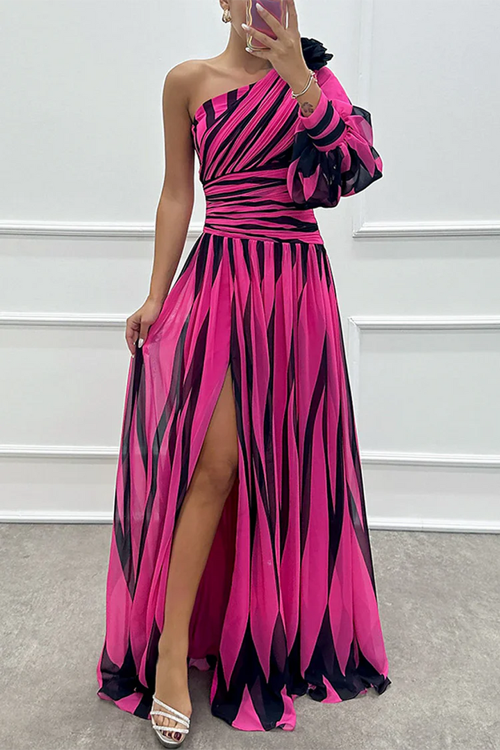 Chloe – Chic Striped One-Shoulder Maxi Dress