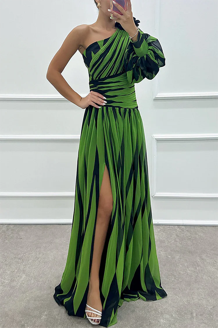 Chloe – Chic Striped One-Shoulder Maxi Dress
