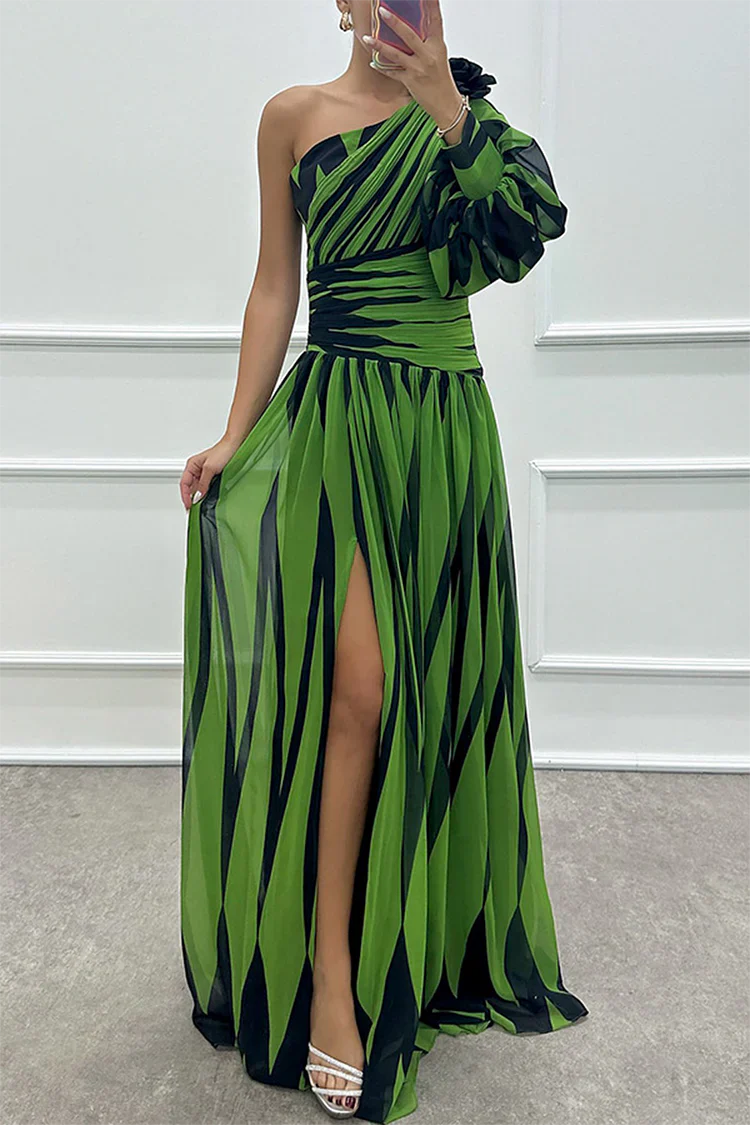 Chloe – Chic Striped One-Shoulder Maxi Dress