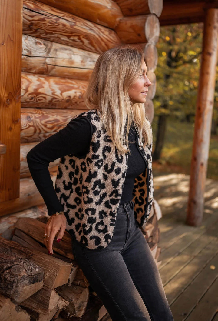 ASTRID™ | Leopard Print Knit Vest