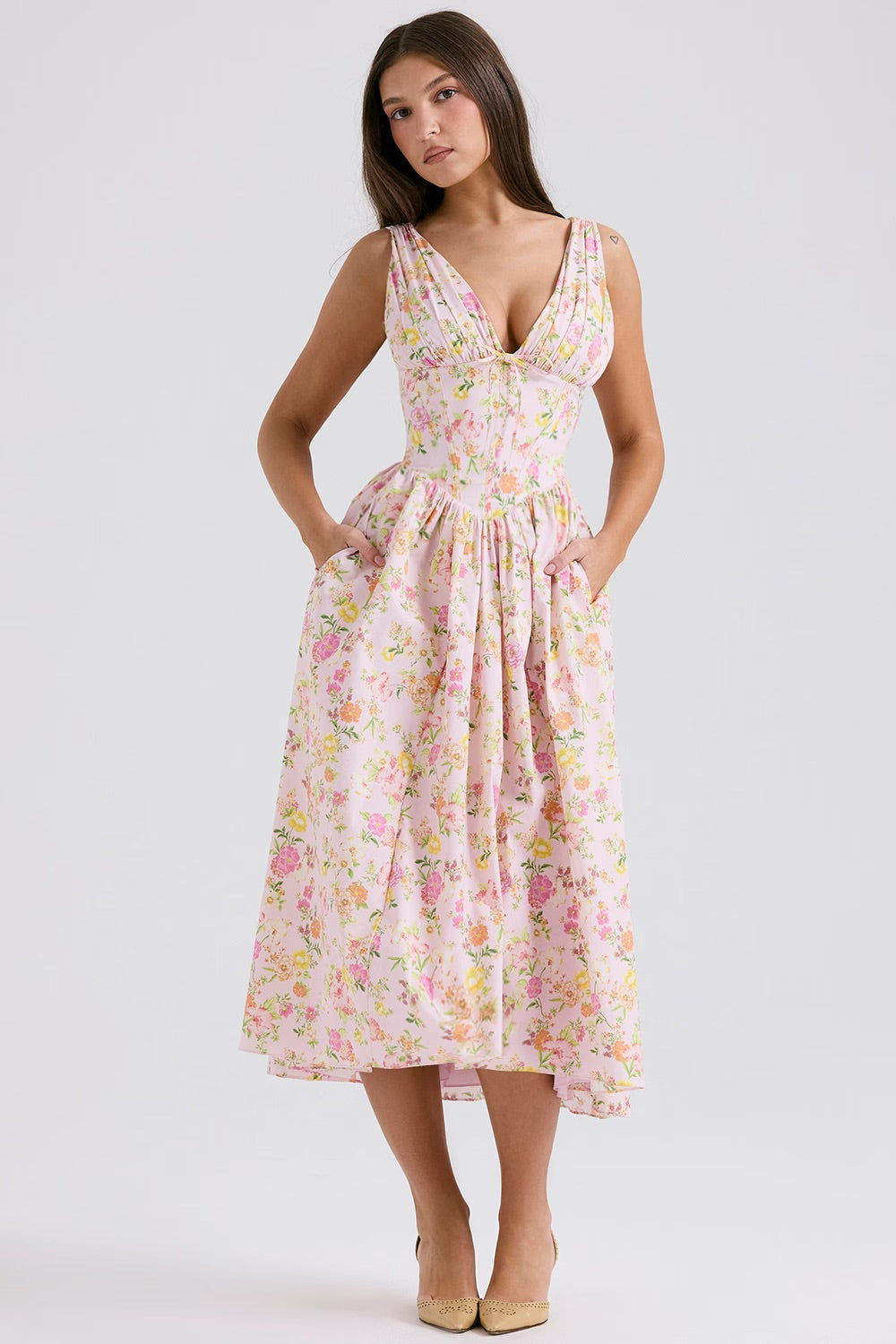 Aeliana - Chic and Flattering Summer Dress
