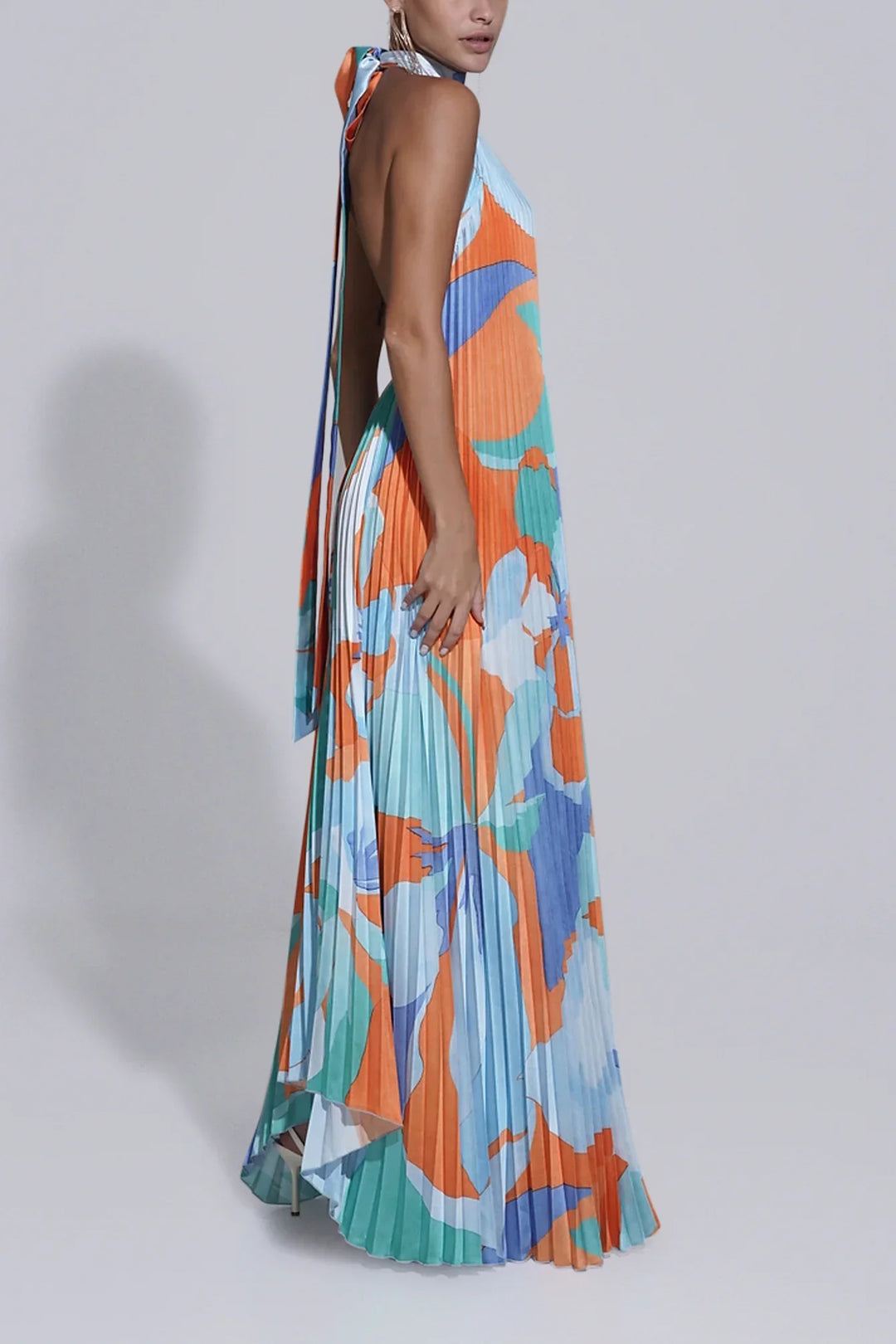 Isla – Chic Halter Neck Pleated Maxi Dress
