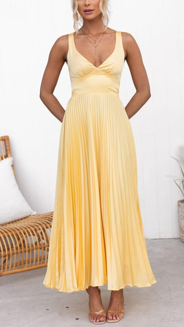 Nayeli - Chic Pleated V-Neck Maxi Gown