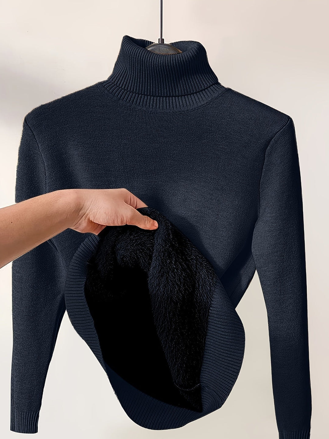 Elise | casual and minimalist turtleneck sweater