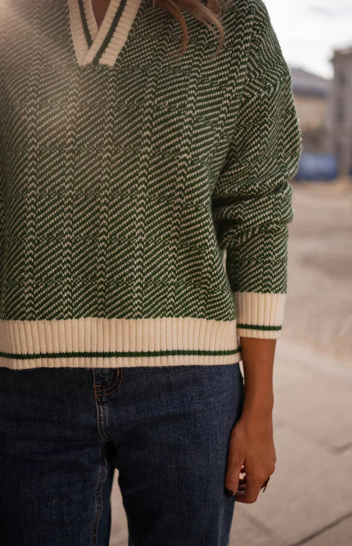 EMILIA™ | V-Neck Pullover in Green