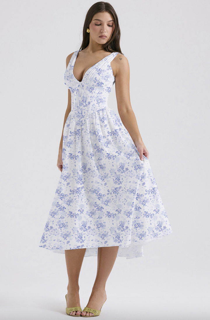 Aeliana - Chic and Flattering Summer Dress