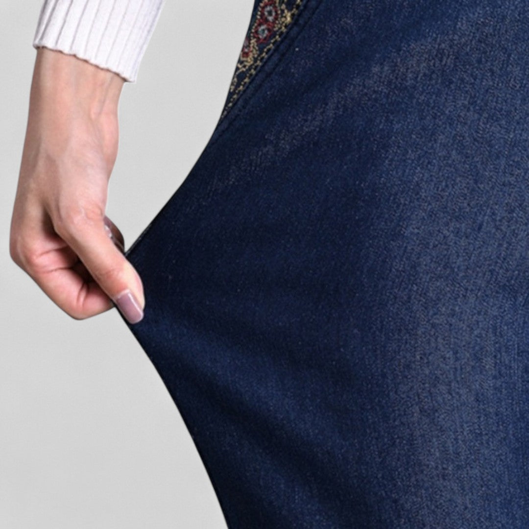 Maira | Women's jeans with side pockets and elastic waist